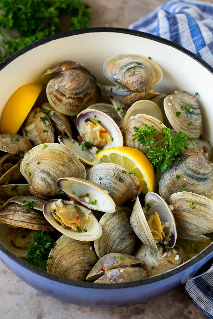 Restaurant-Quality Garlic Butter Steamed Clams at Home